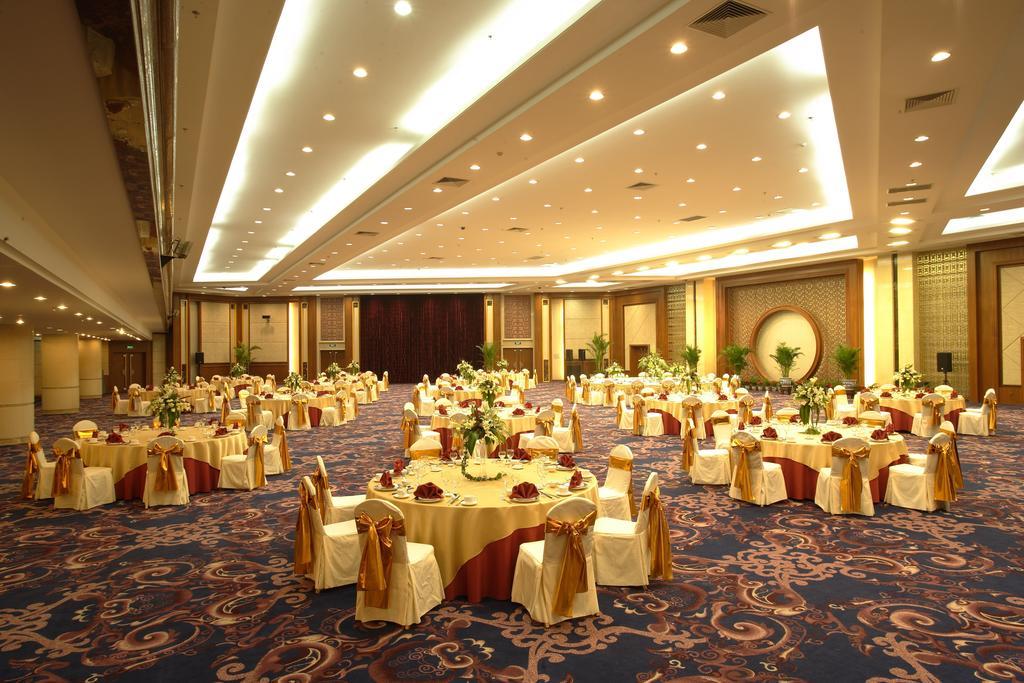 Capital Hotel Beijing Bagian luar foto